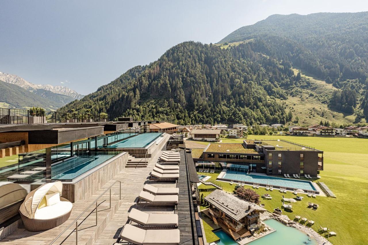 Alpine Luxury Spa Resort Schwarzenstein 루타고 외부 사진