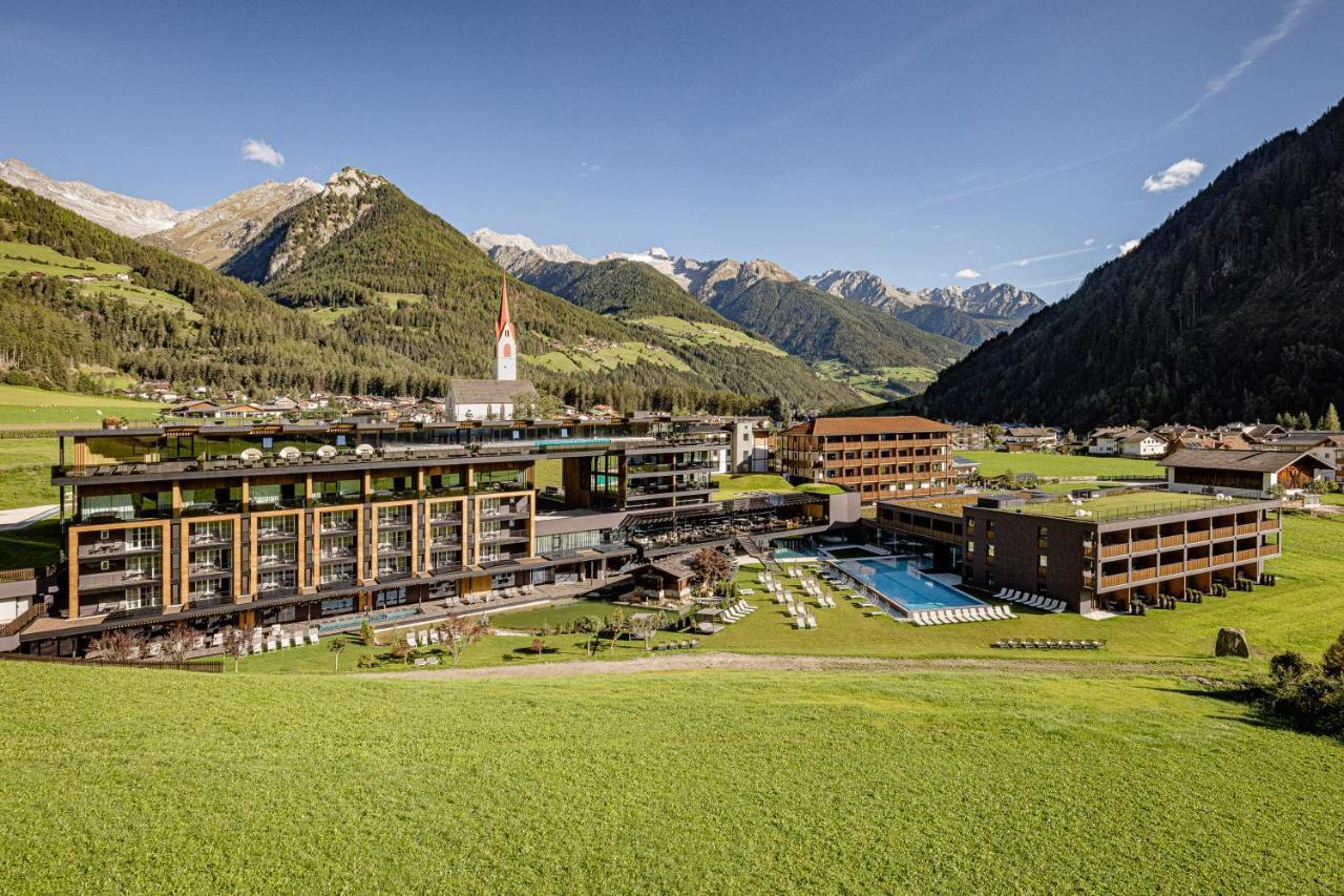 Alpine Luxury Spa Resort Schwarzenstein 루타고 외부 사진