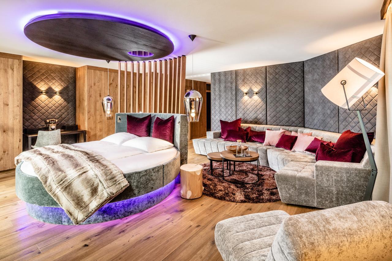 Alpine Luxury Spa Resort Schwarzenstein 루타고 외부 사진