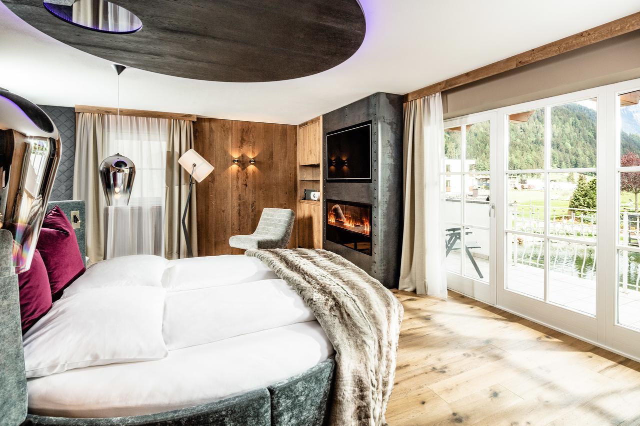 Alpine Luxury Spa Resort Schwarzenstein 루타고 외부 사진