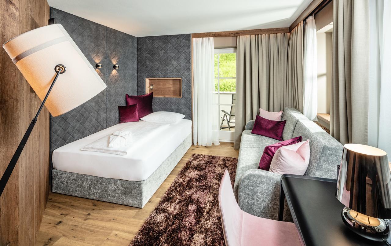 Alpine Luxury Spa Resort Schwarzenstein 루타고 외부 사진